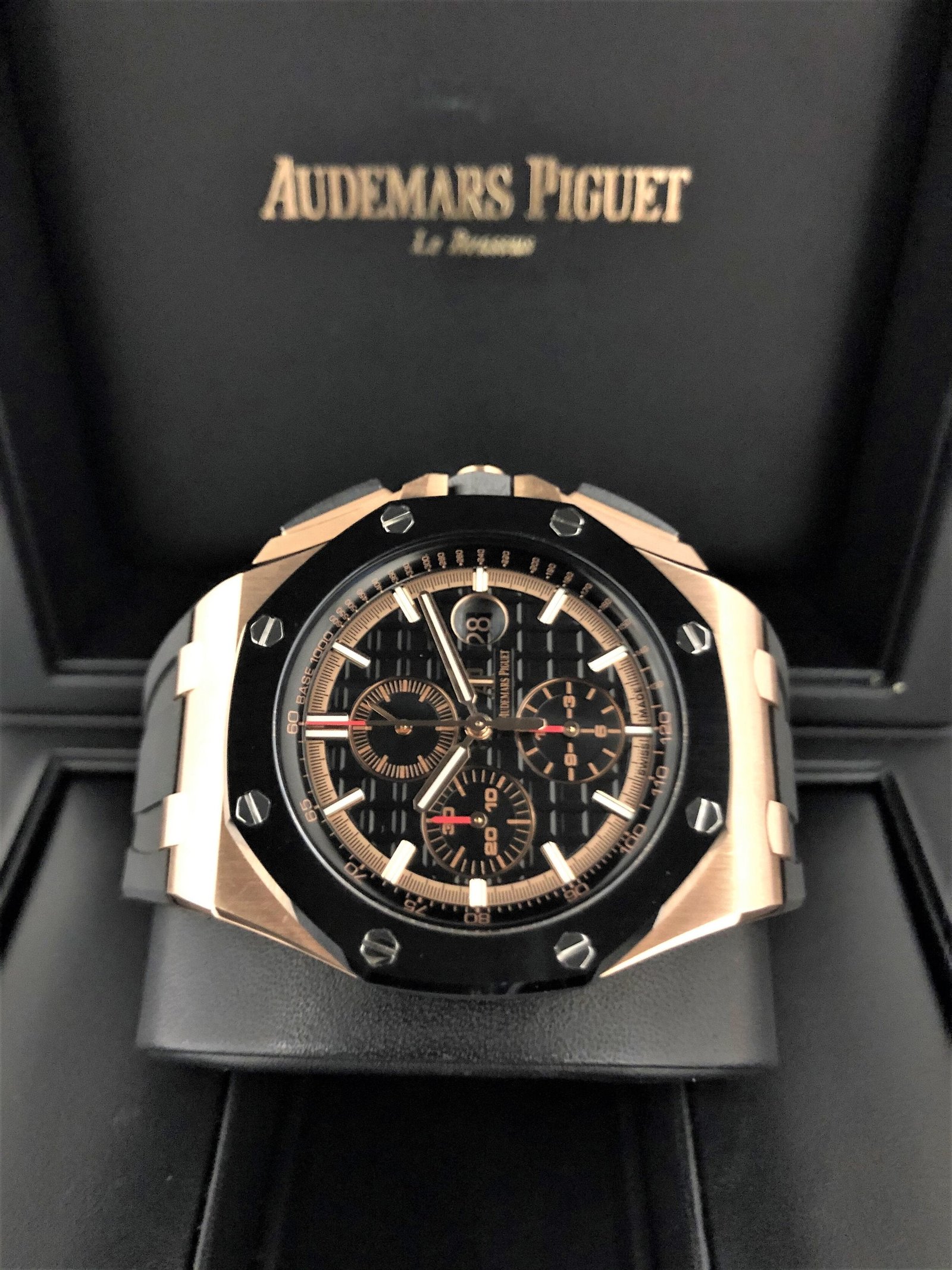 2018 Audemars Piguet Royal Oak Offshore Selfwinding Chronograph 26401RO - Image 11