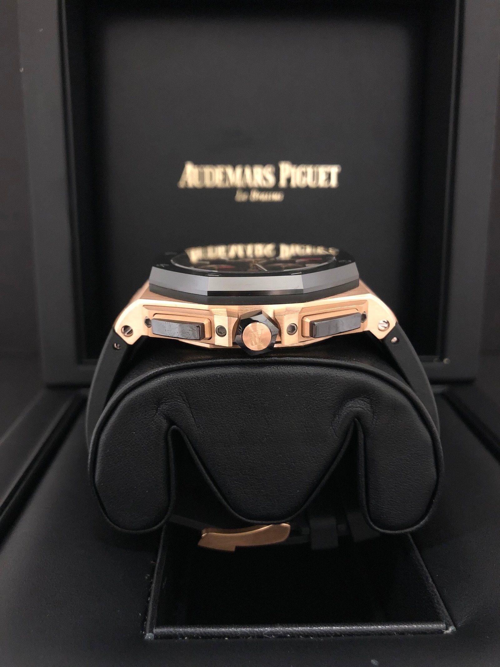 2018 Audemars Piguet Royal Oak Offshore Selfwinding Chronograph 26401RO - Image 9