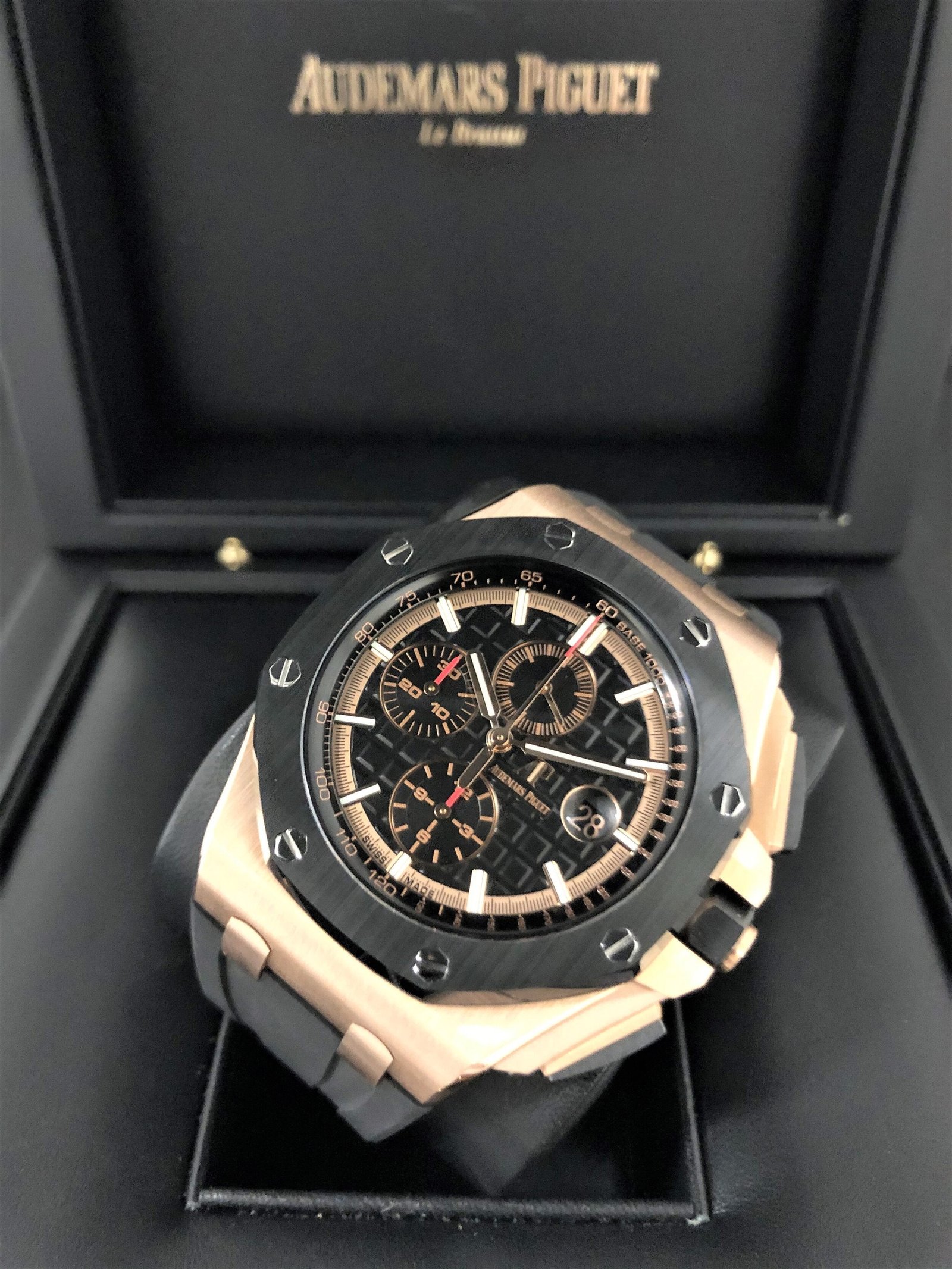 2018 Audemars Piguet Royal Oak Offshore Selfwinding Chronograph 26401RO - Image 4