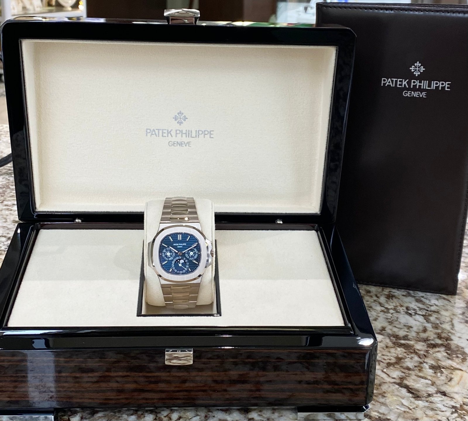 2023 Patek Philippe Nautilus 5740/1G - Image 2