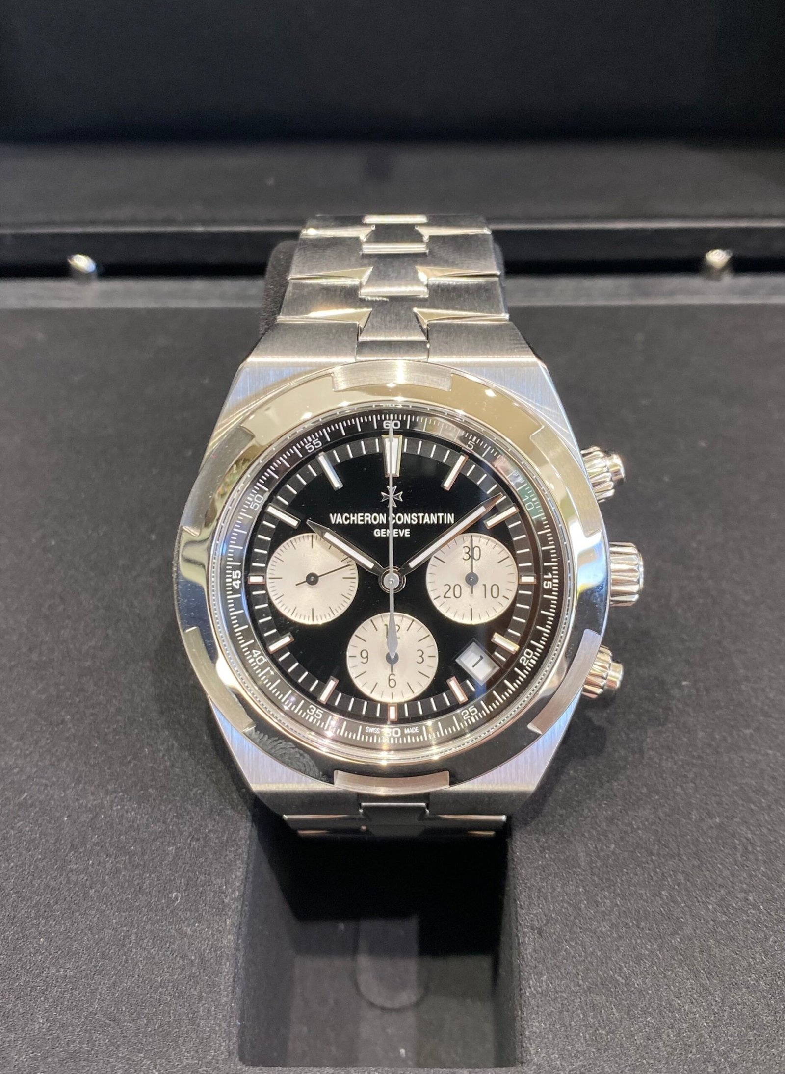 2023 Vacheron Constantin Overseas Chronograph 5500V