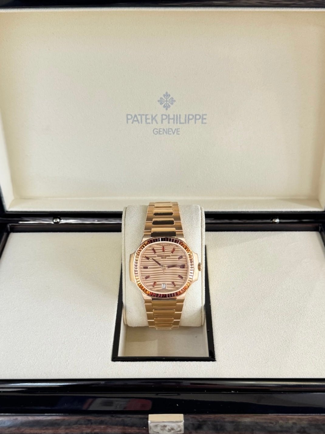 2025 Patek Philippe Nautilus 7118/1300R - Image 10