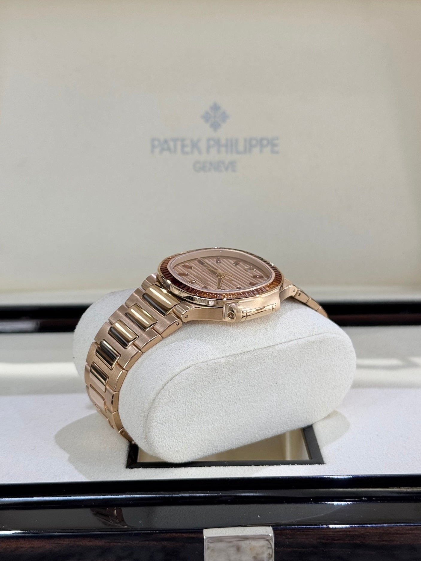 2025 Patek Philippe Nautilus 7118/1300R - Image 5