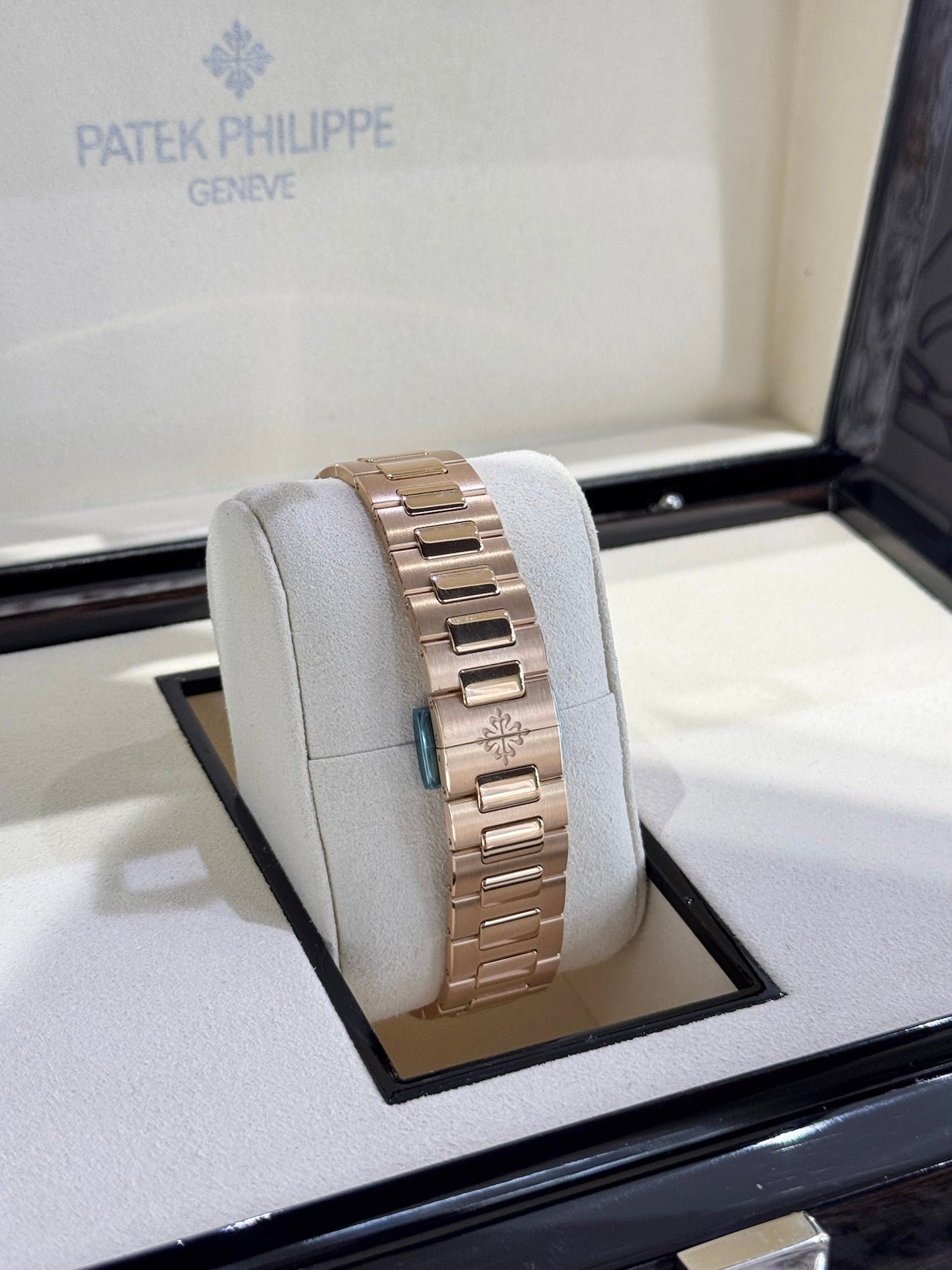 2025 Patek Philippe Nautilus 7118/1300R - Image 9