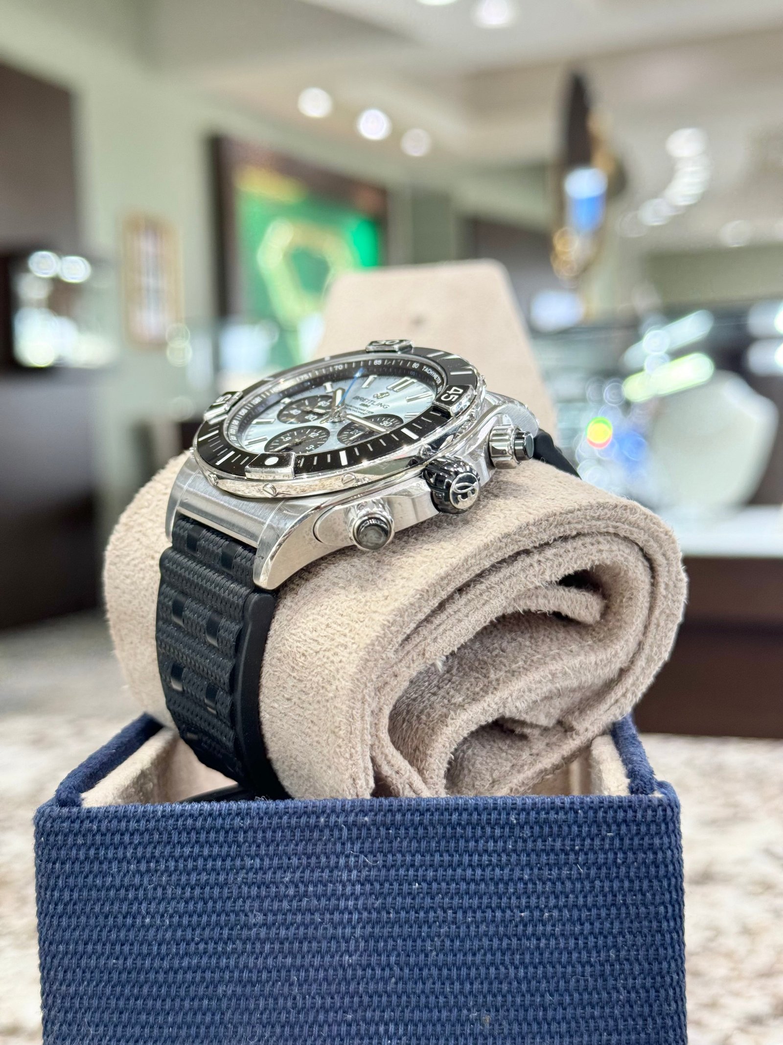 Breitling Super Chronomat B01 44 - Image 9